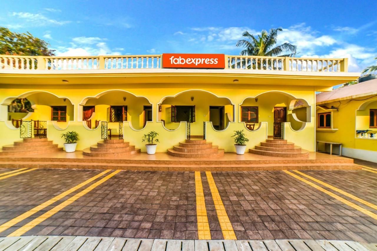 Fabhotel Yoyo Cottage With Pool - Nr Chapora Fort ヴァガトール エクステリア 写真